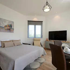  Apartment Kelava